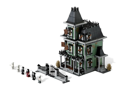 LEGO Crooked Haunted House